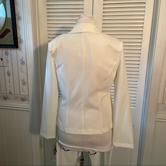 DONUTZ 2 PIECE IVORY PANT SUIT. SIZE 13 - Picture 3 of 7